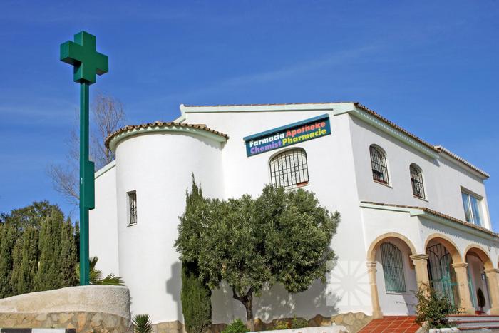Medical centre and farmacy Cumbre del Sol