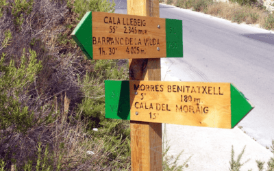 Why is hiking in Cumbre del Sol a good option?