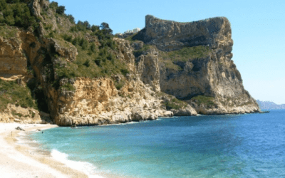 Exploring beaches: paradise in Cala Moraig or Morach