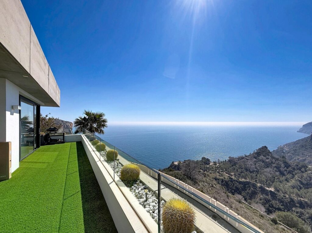 Cumbre del Sol modern luxury apartment with spectacular panoramic views of the sea and cliffs. 2