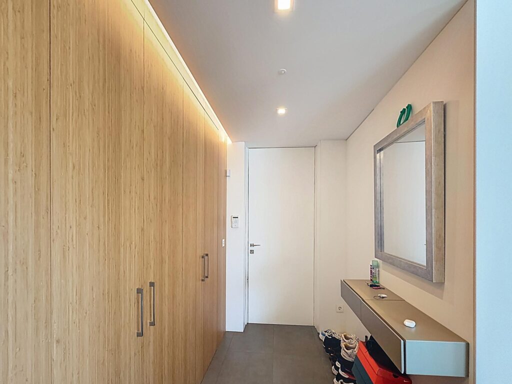 Cumbre del Sol modern luxury apartment with spectacular panoramic views of the sea and cliffs. 4