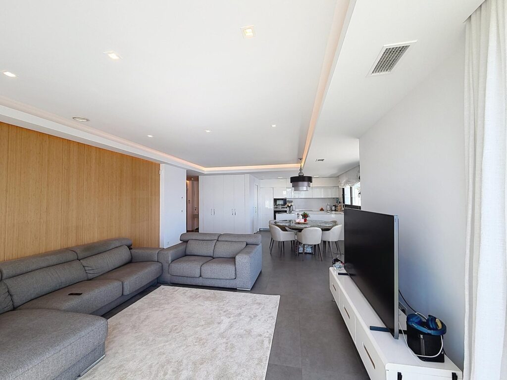 Cumbre del Sol modern luxury apartment with spectacular panoramic views of the sea and cliffs. 11