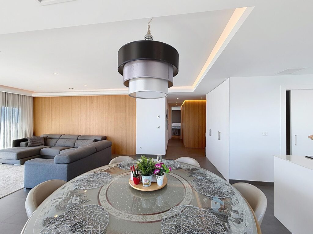 Cumbre del Sol modern luxury apartment with spectacular panoramic views of the sea and cliffs. 13