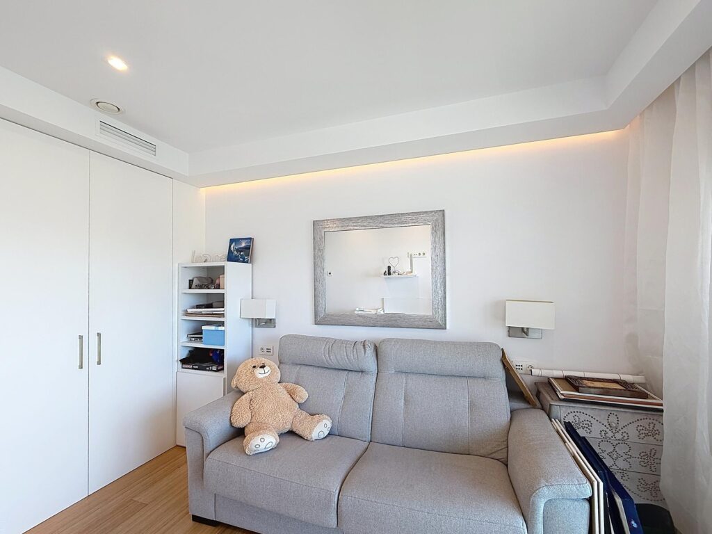 Cumbre del Sol modern luxury apartment with spectacular panoramic views of the sea and cliffs. 22