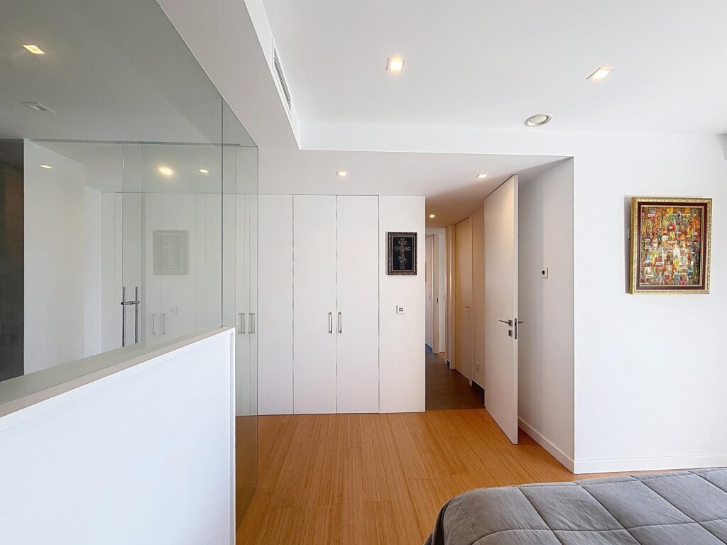 Cumbre del Sol modern luxury apartment with spectacular panoramic views of the sea and cliffs. 26