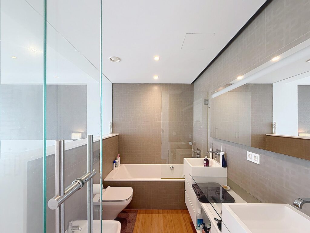 Cumbre del Sol modern luxury apartment with spectacular panoramic views of the sea and cliffs. 27