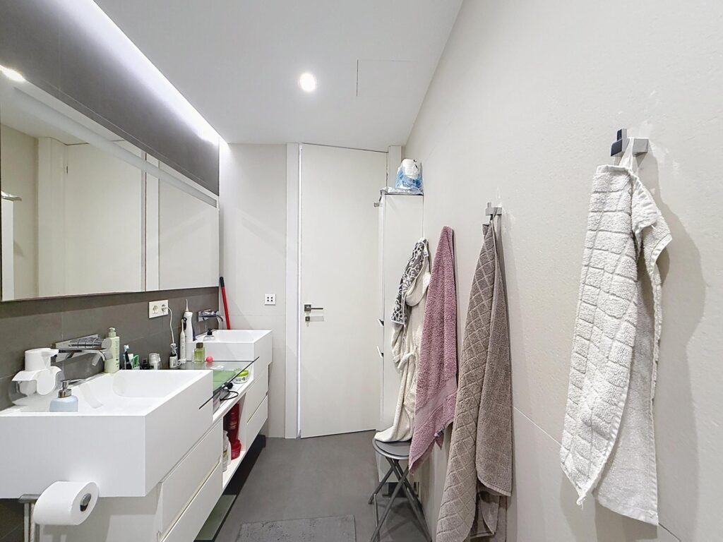 Cumbre del Sol modern luxury apartment with spectacular panoramic views of the sea and cliffs. 31