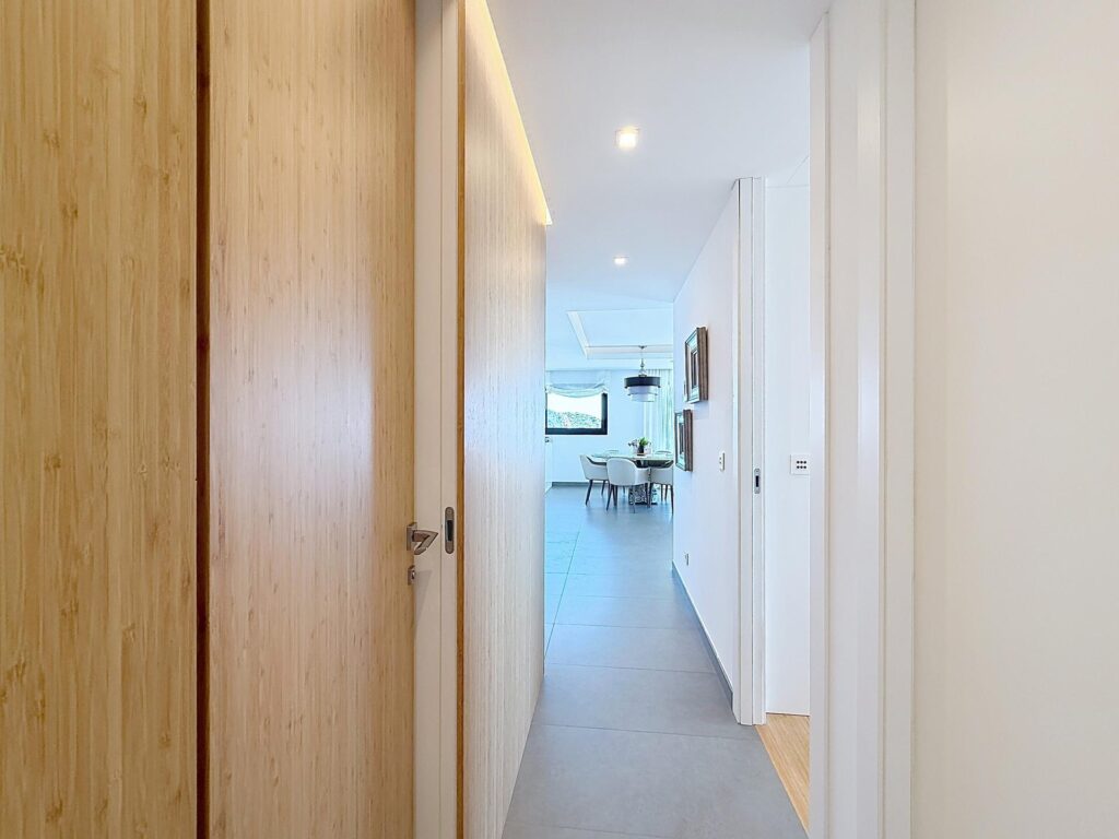 Cumbre del Sol modern luxury apartment with spectacular panoramic views of the sea and cliffs. 33