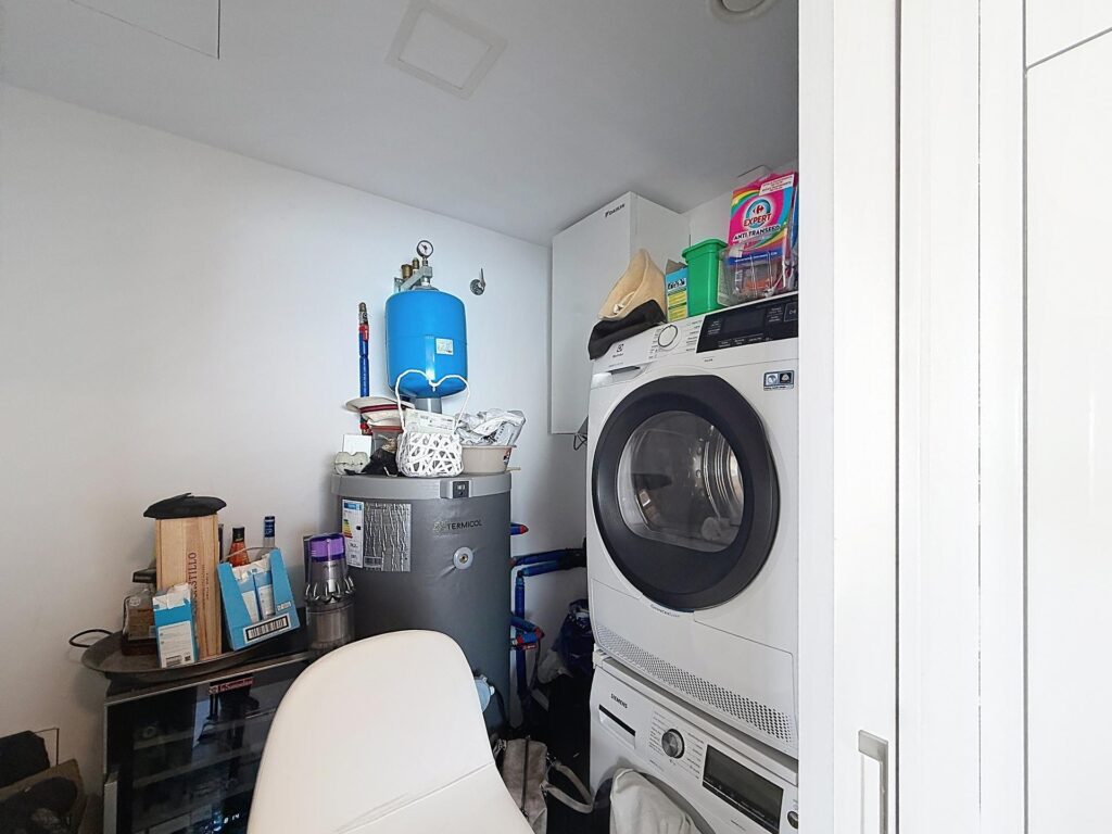 Cumbre del Sol modern luxury apartment with spectacular panoramic views of the sea and cliffs. 39