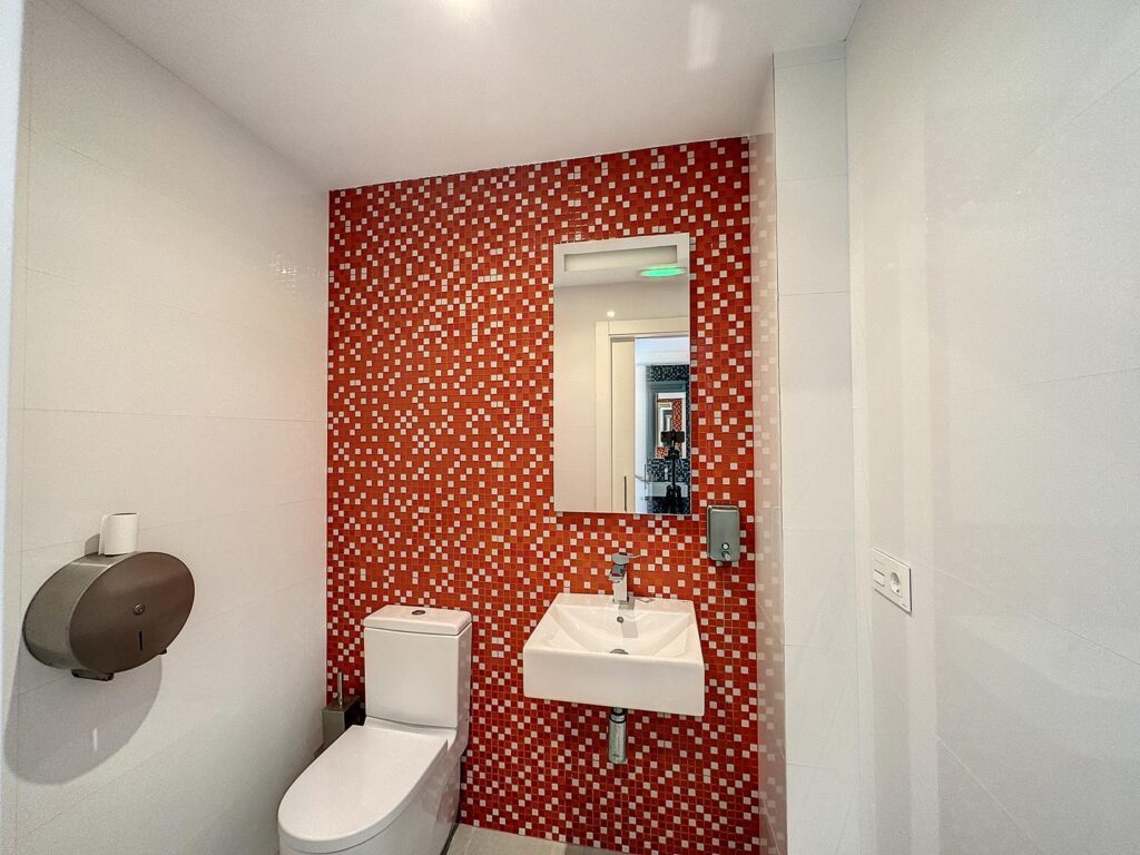 Cumbre del Sol modern luxury apartment with spectacular panoramic views of the sea and cliffs. 47