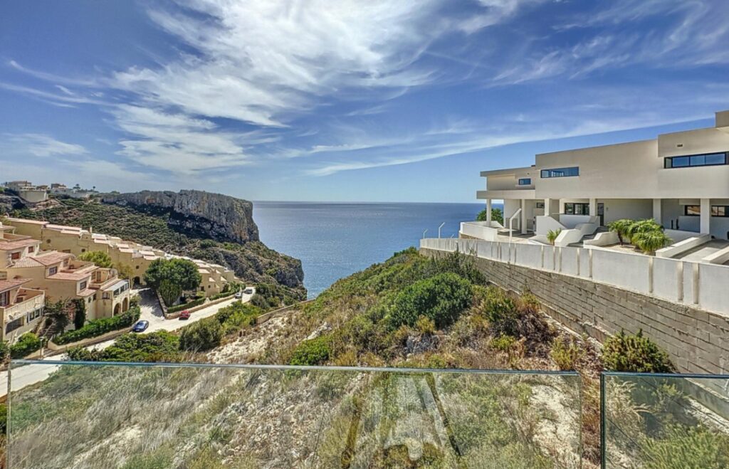 Cumbre del Sol modern luxury apartment with spectacular panoramic views of the sea and cliffs. 54