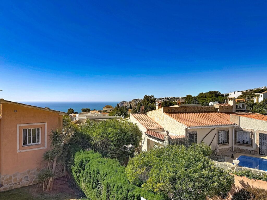 Cumbre del Sol renovated apartment with sea views 1