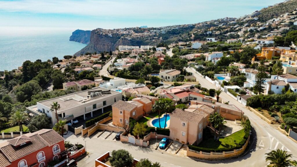 Cumbre del Sol renovated apartment with sea views 2