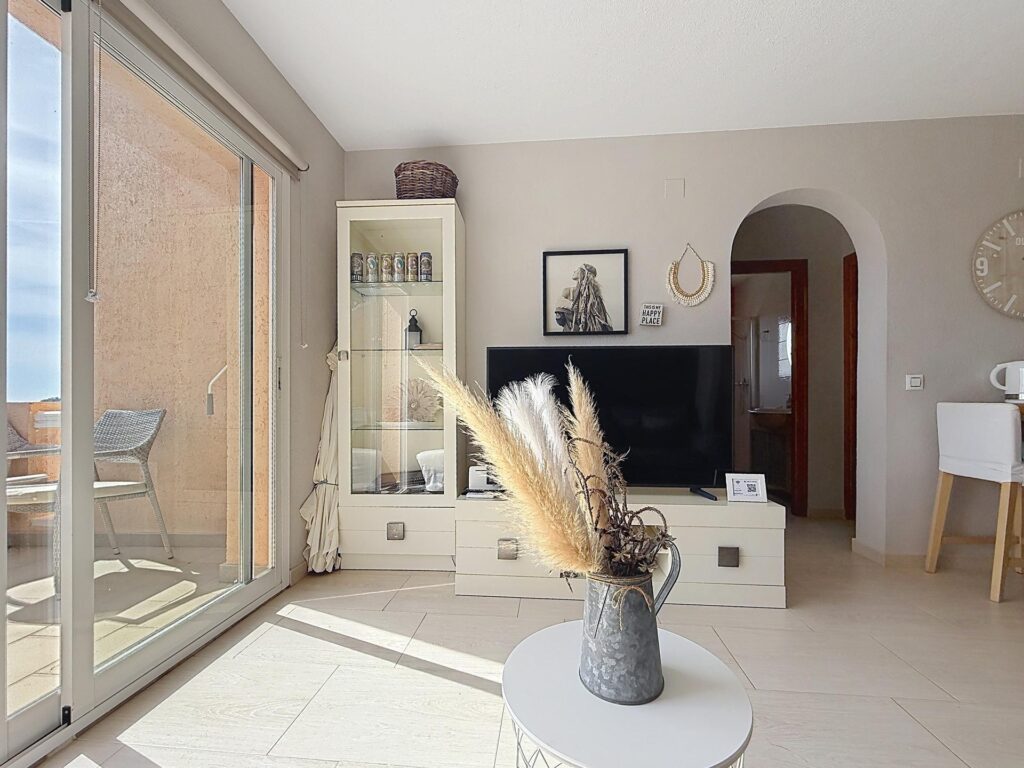 Cumbre del Sol renovated apartment with sea views 10