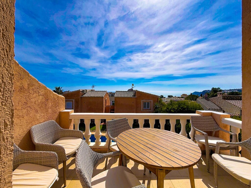 Cumbre del Sol renovated apartment with sea views 11