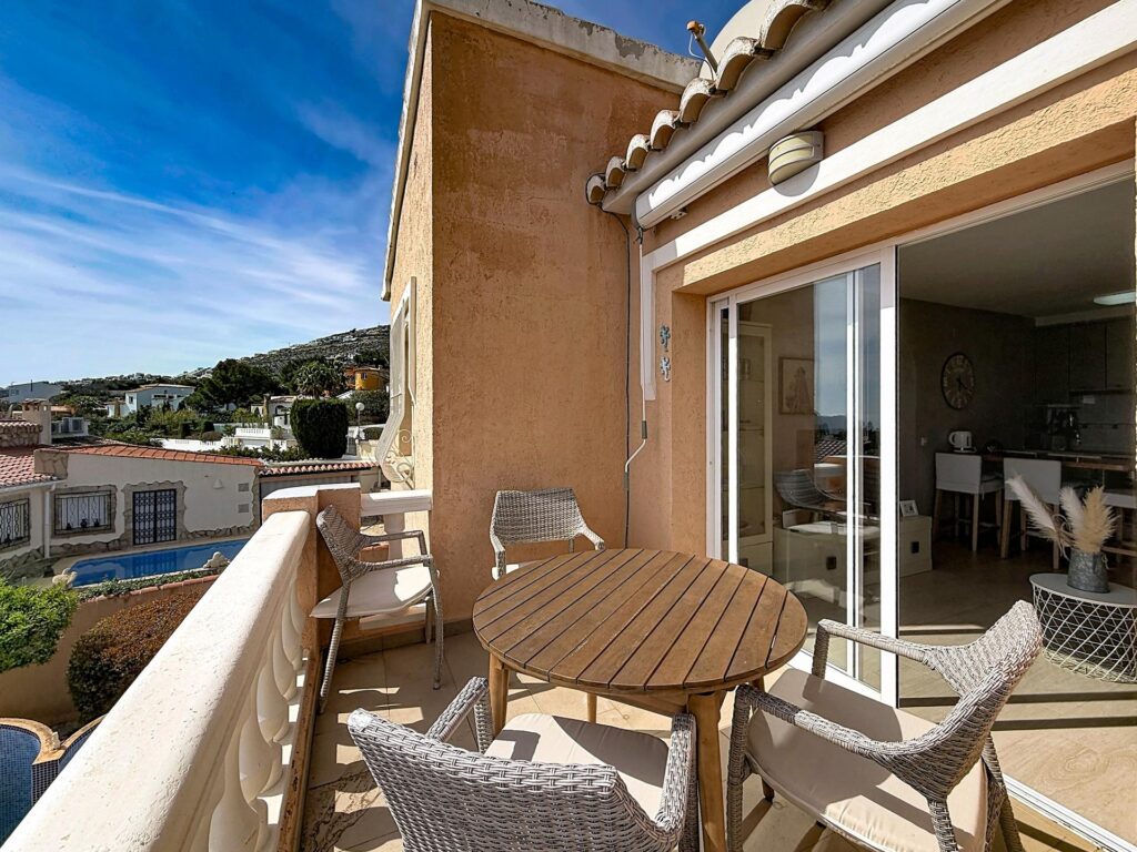 Cumbre del Sol renovated apartment with sea views 17