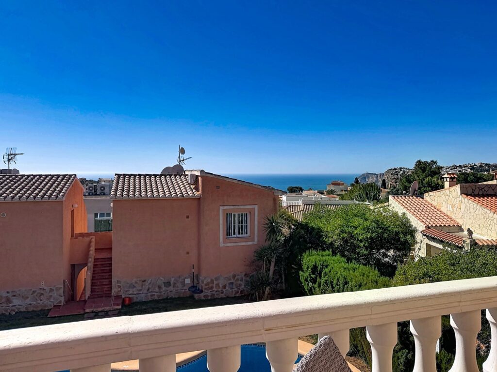 Cumbre del Sol renovated apartment with sea views 29