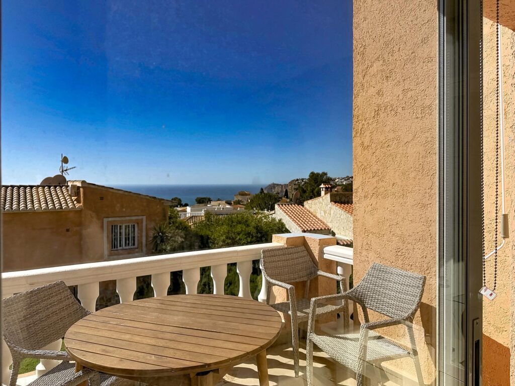 Cumbre del Sol renovated apartment with sea views 30