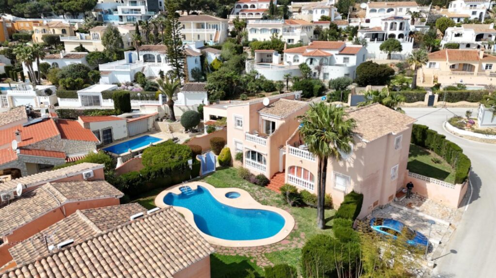 Cumbre del Sol renovated apartment with sea views 33