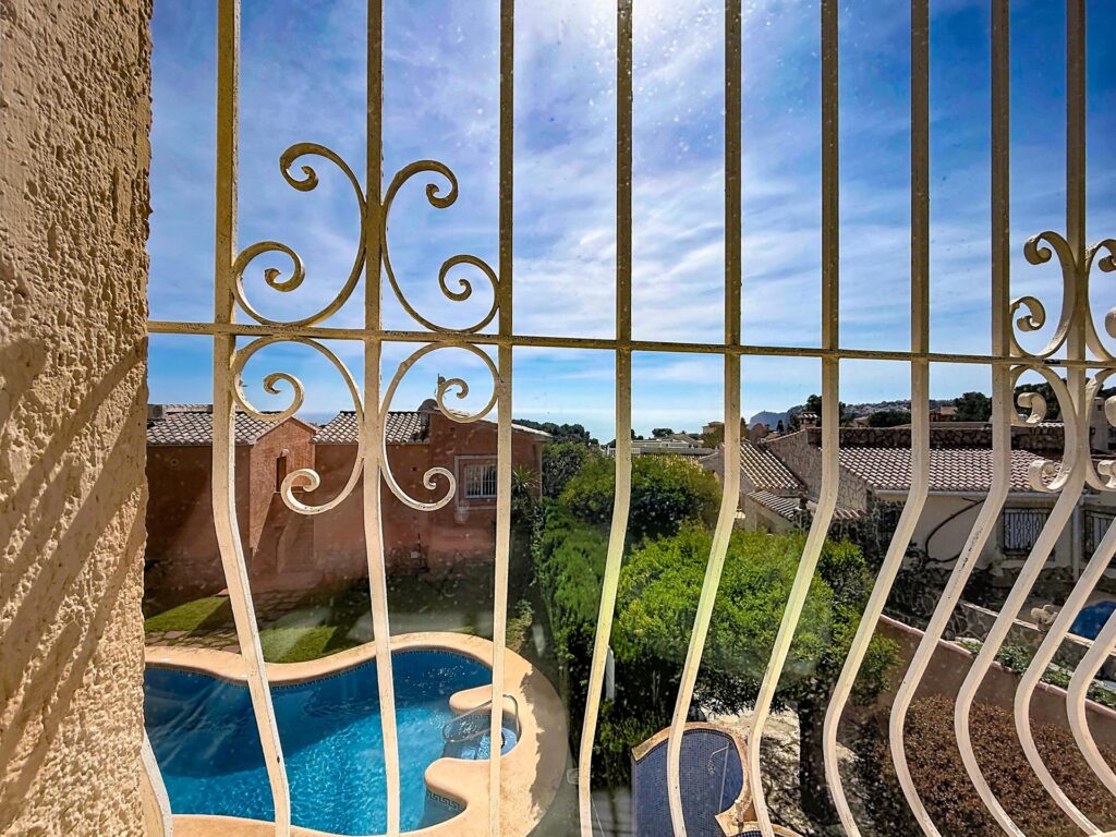 Cumbre del Sol renovated apartment with sea views 37