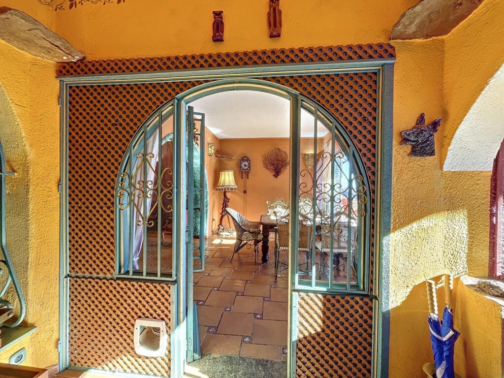 Stunning villa with sea views 5