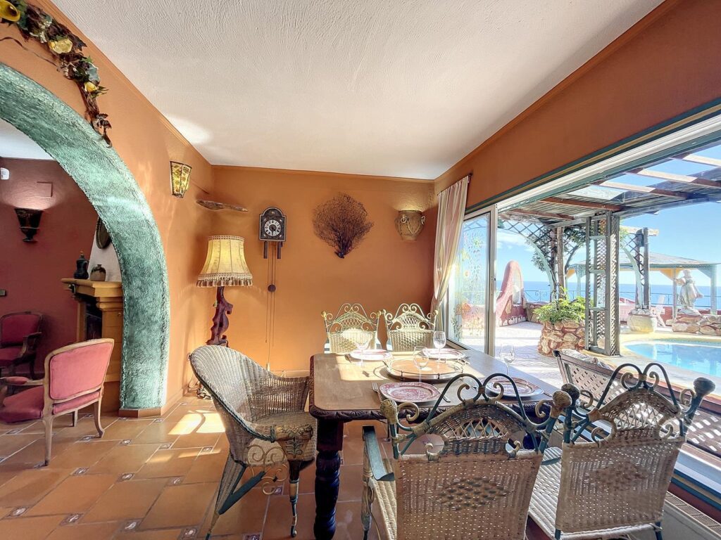 Stunning villa with sea views 6