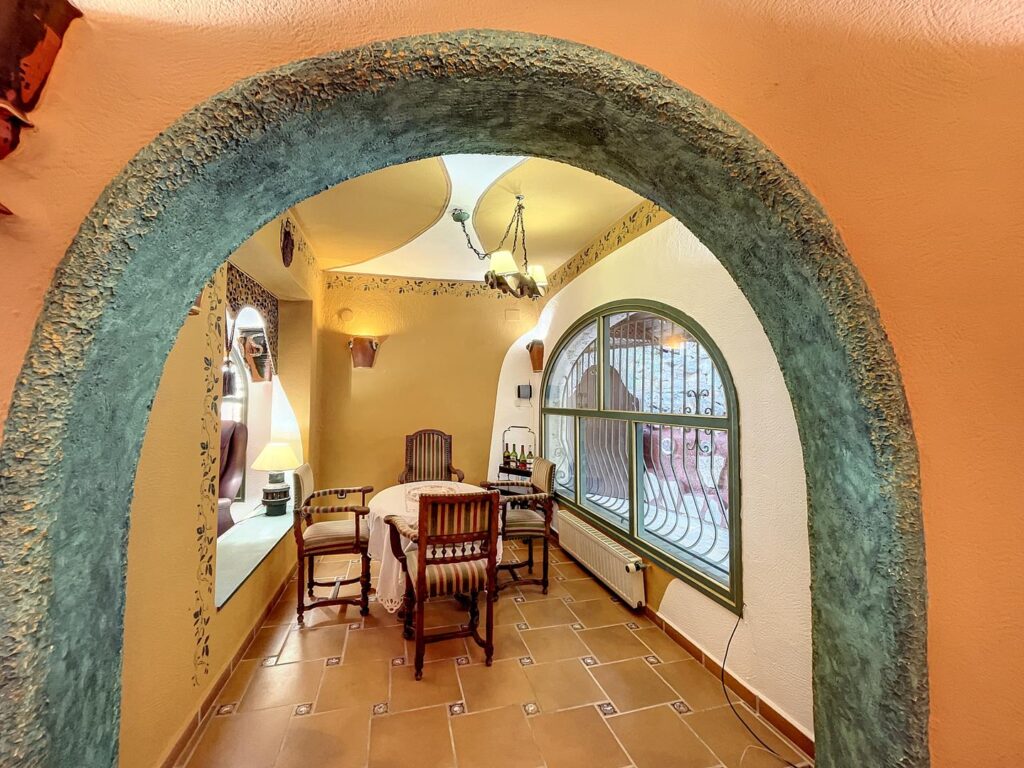 Stunning villa with sea views 14