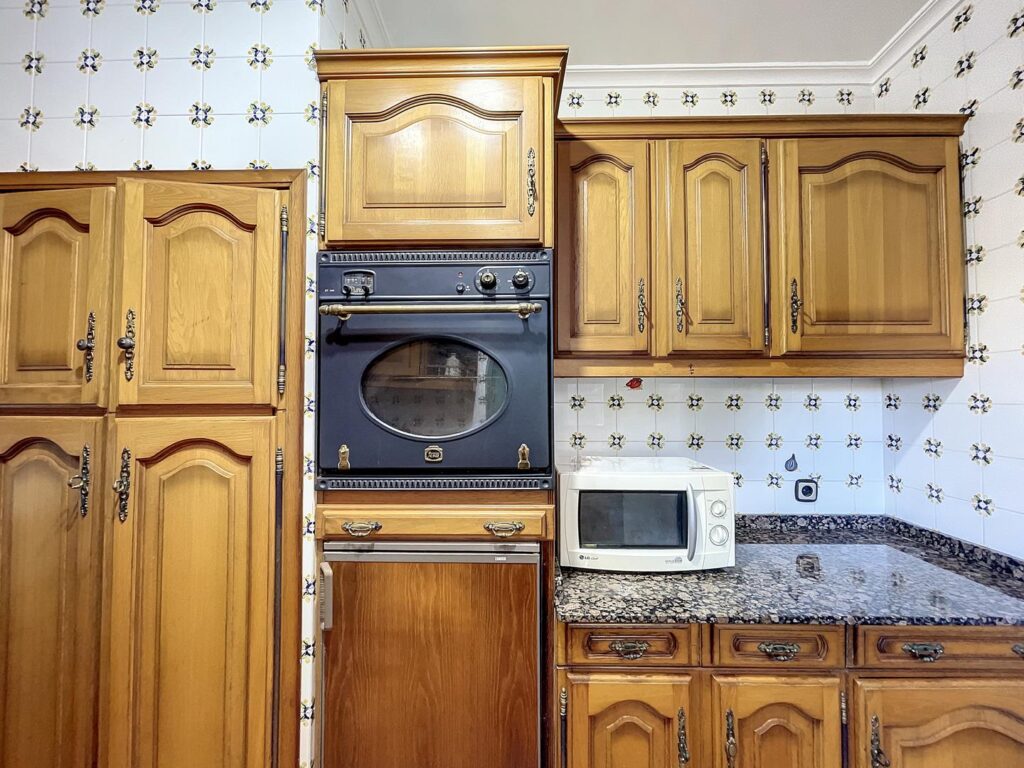 Stunning villa with sea views 18