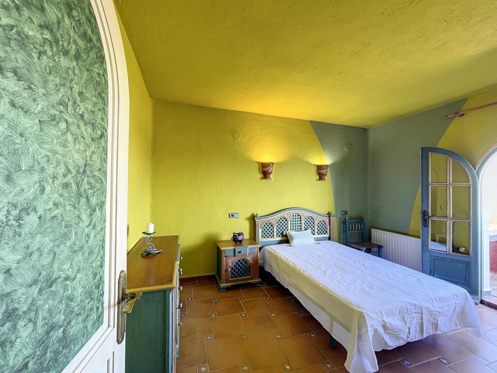 Stunning villa with sea views 25