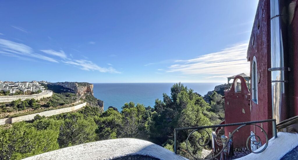 Stunning villa with sea views 28