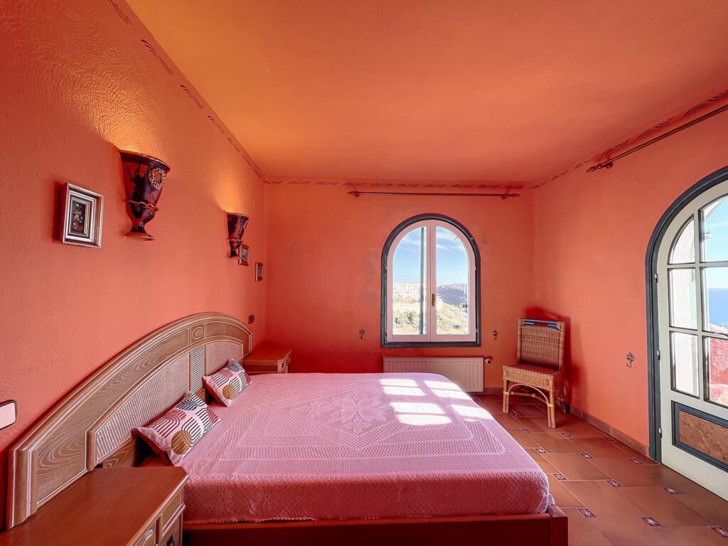 Stunning villa with sea views 34