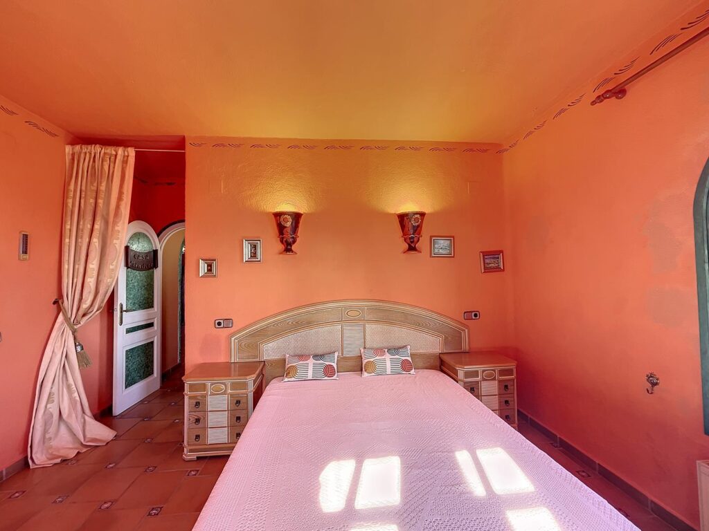 Stunning villa with sea views 35