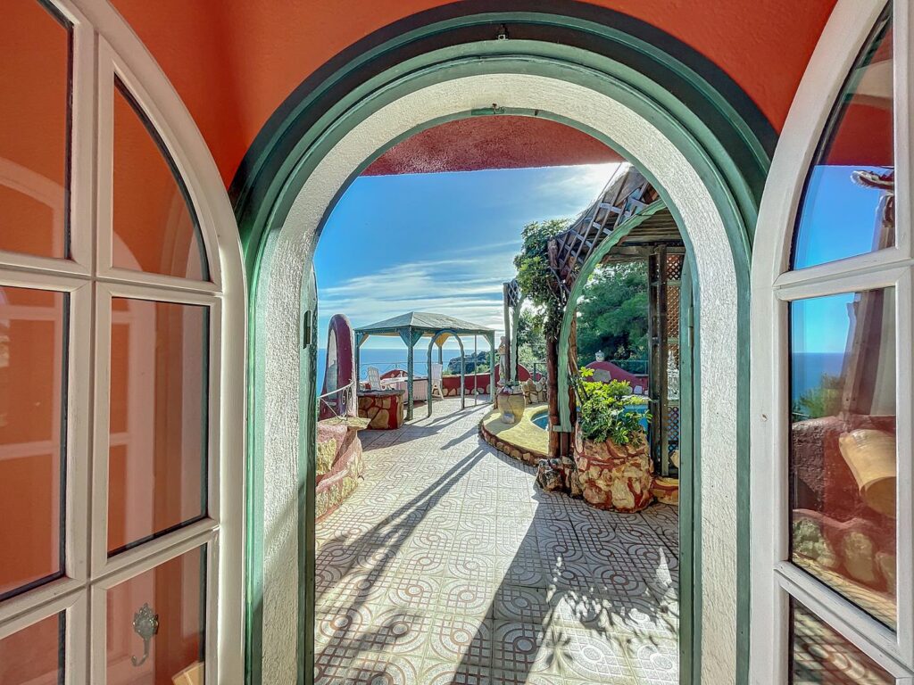 Stunning villa with sea views 37