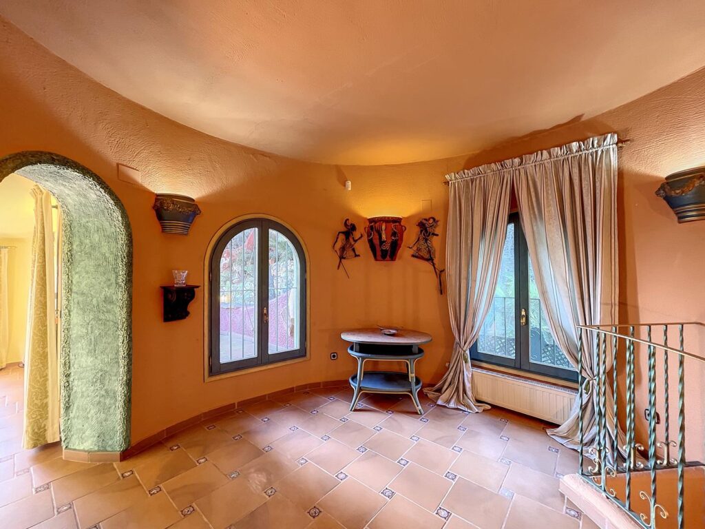 Stunning villa with sea views 43