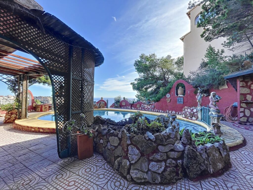 Stunning villa with sea views 54