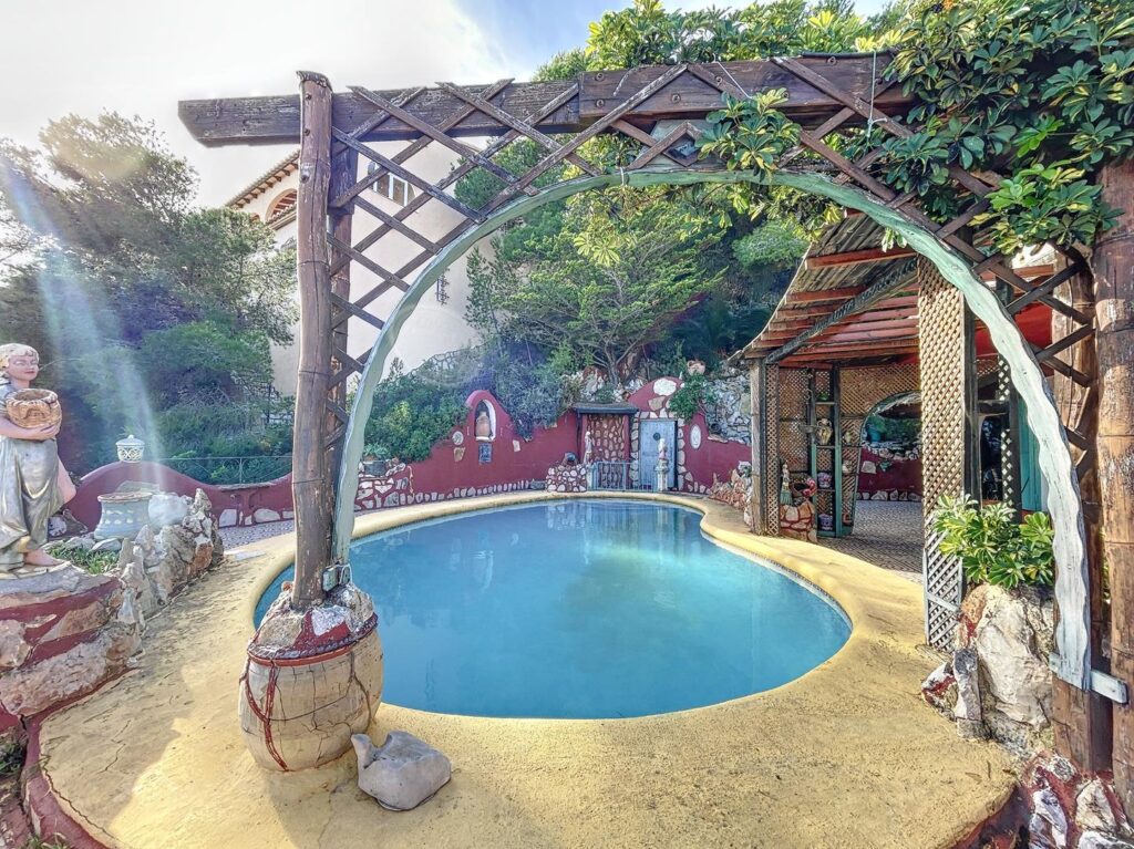 Stunning villa with sea views 57