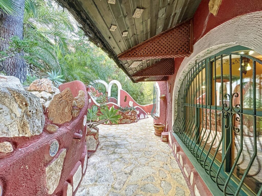 Stunning villa with sea views 62