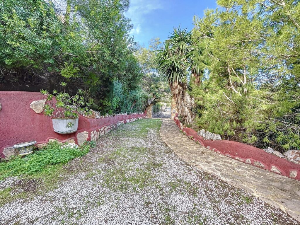 Stunning villa with sea views 67