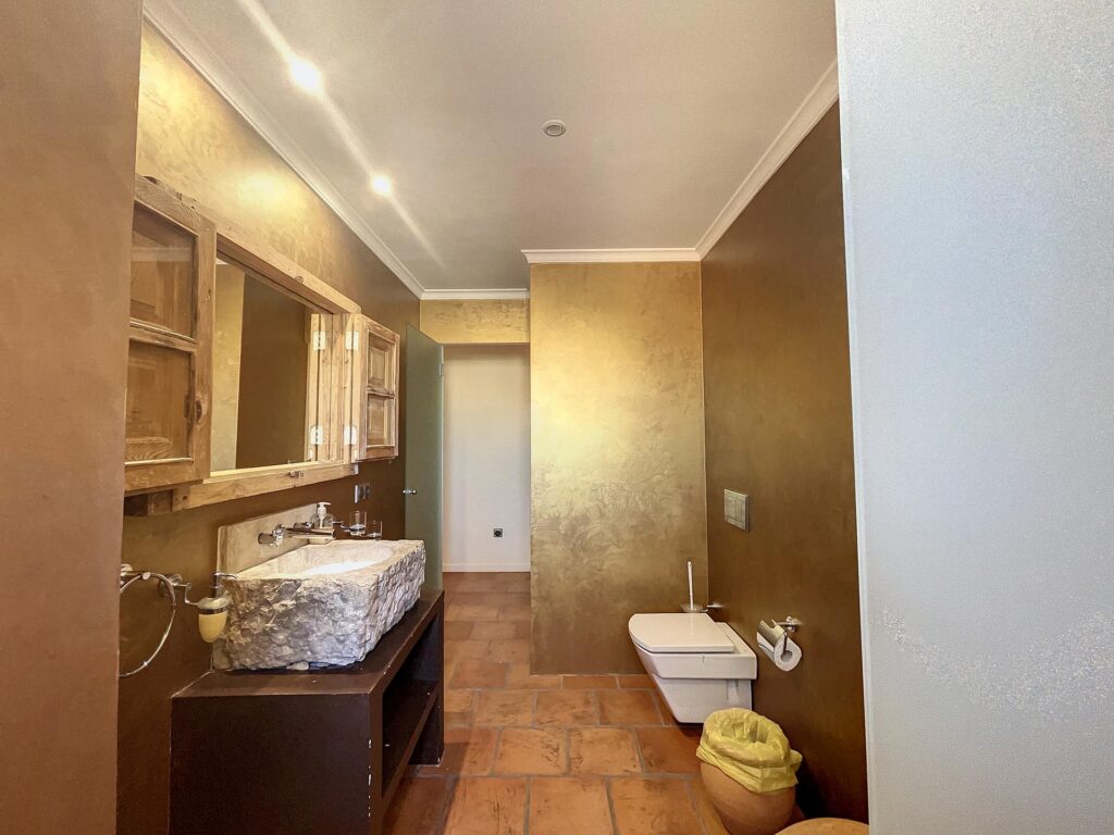 Frontline villa with sea views 7