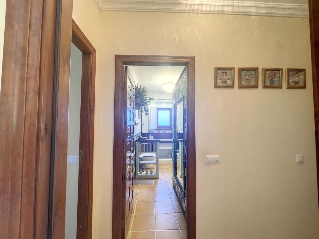 Frontline villa with sea views 18