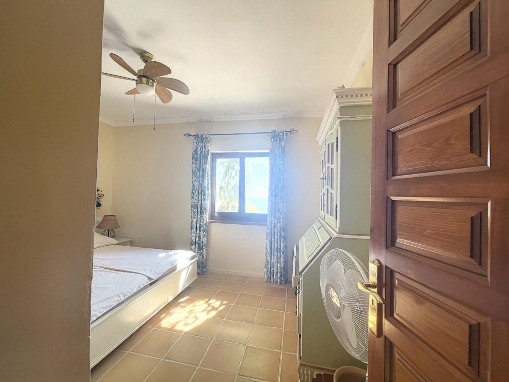 Frontline villa with sea views 19