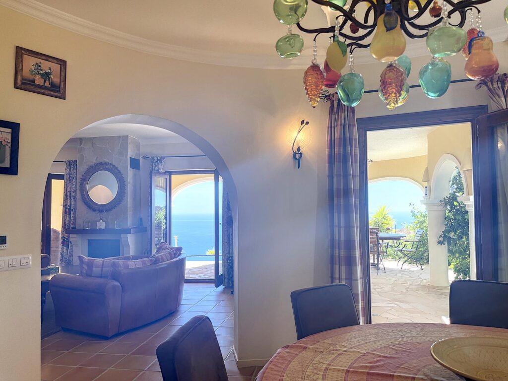 Frontline villa with sea views 35
