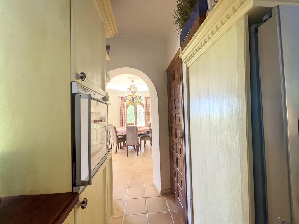 Frontline villa with sea views 44