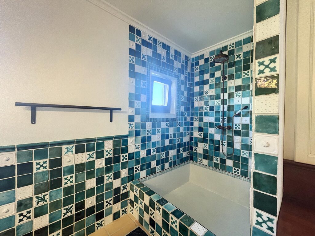 Frontline villa with sea views 53