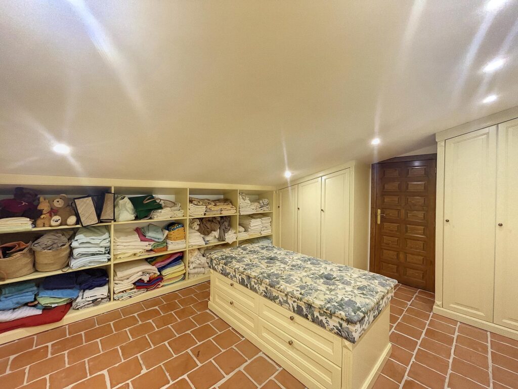 Frontline villa with sea views 55