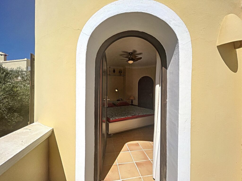 Frontline villa with sea views 57