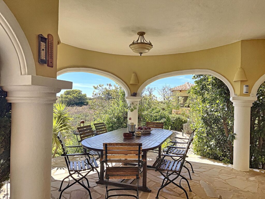 Frontline villa with sea views 74