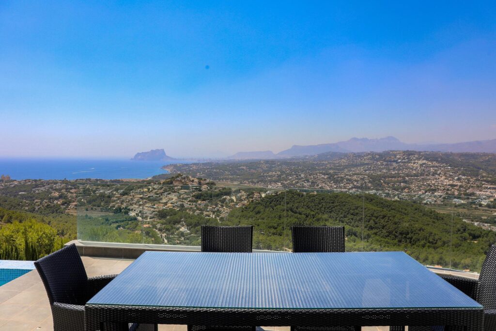 Modern villa with panoramic views 51