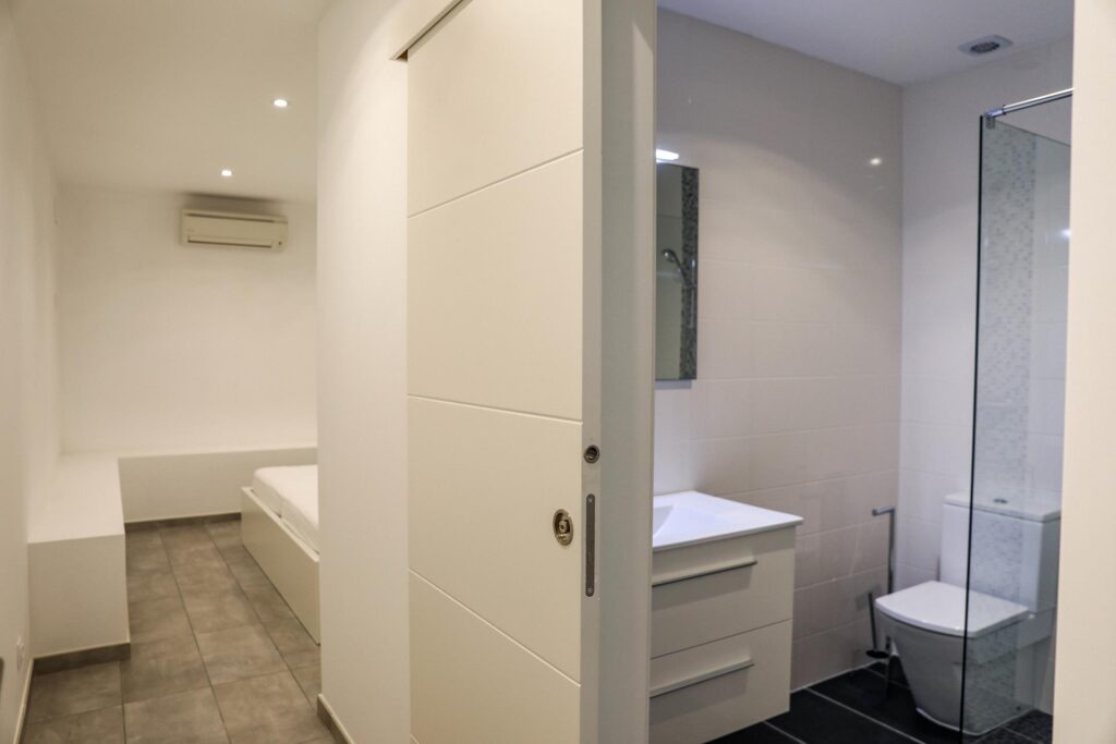 Modern villa with panoramic views 70