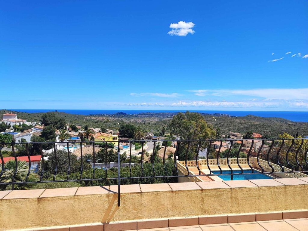 Cumbre del Sol: a Mediterranean-style villa with stunning sea views 7